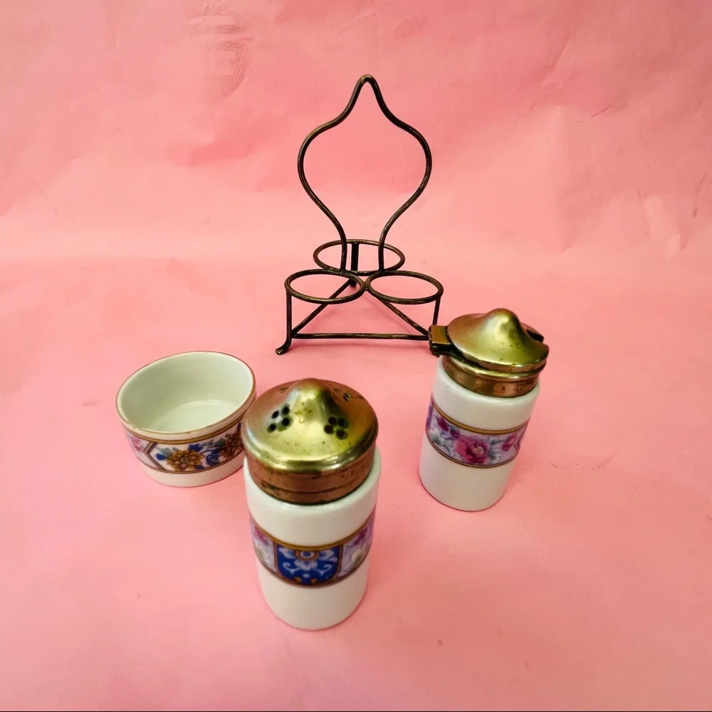 Vintage 70’ Victoria China mini table set
